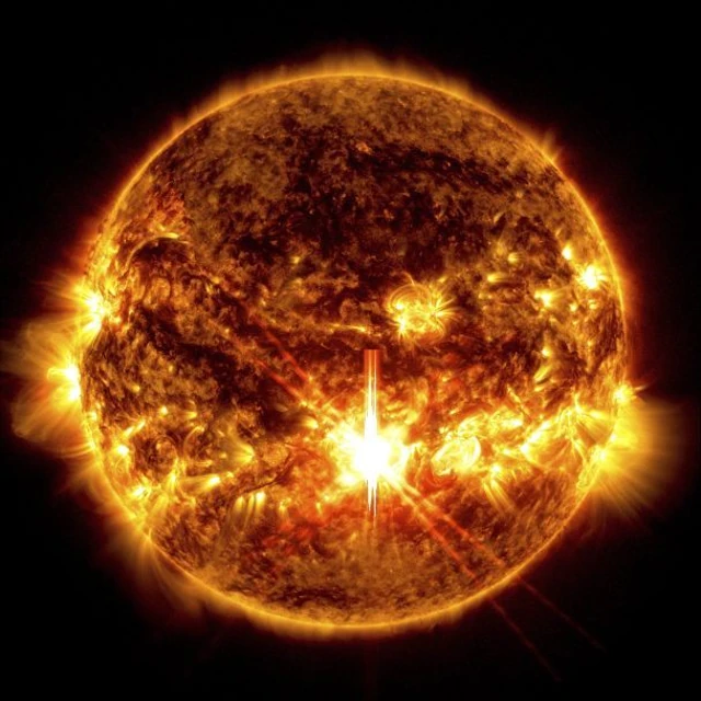 Ілюстративне зображення Сонця та даних Meteoagent про геомагнітну активність