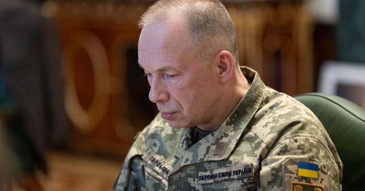 Президент Володимир Зеленський і головнокомандувач ЗСУ Олександр Сирський