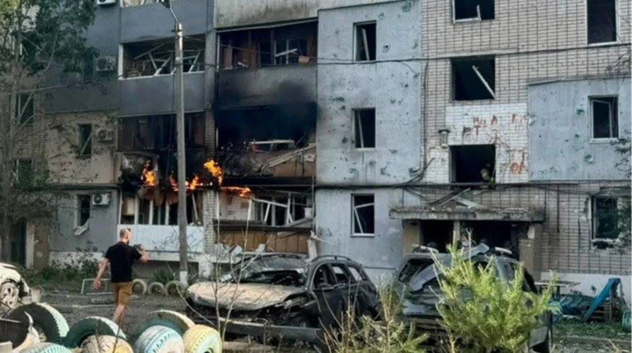 Пошкоджена багатоповерхівка в Павлограді після удару 30 липня 2026 року