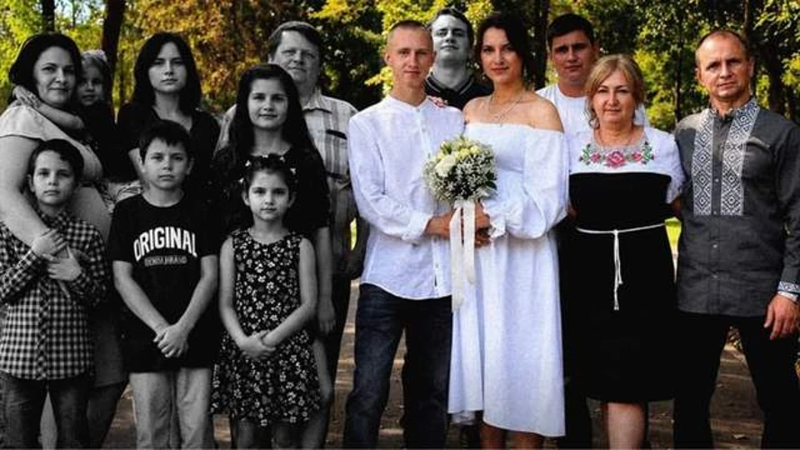 Руїни приватного будинку родини Воронових у селищі Радушне після влучення російської ракети вночі 30 липня