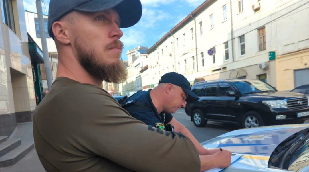 Олександр Ширшин та матеріали підозри трьом фігурантам у справі про підкинуті наркотики