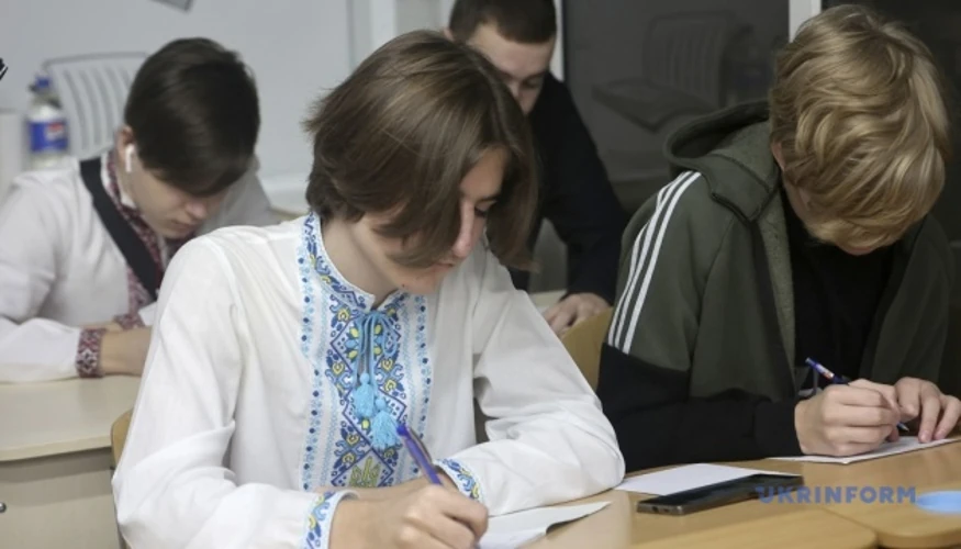Підручник з української мови на парті у німецькій школі